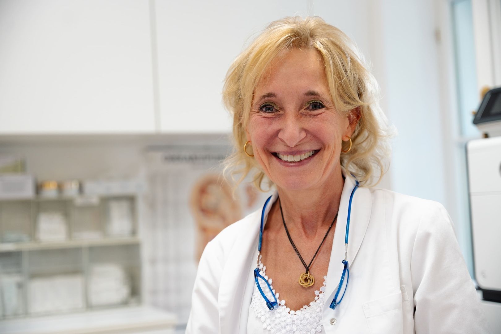 Dr. Susanne Natiesta